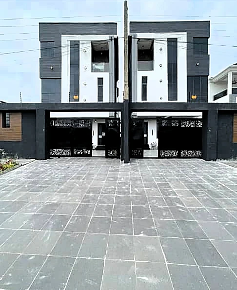 Duplex for Sale in Lekki phase 1, Lagos cover picture