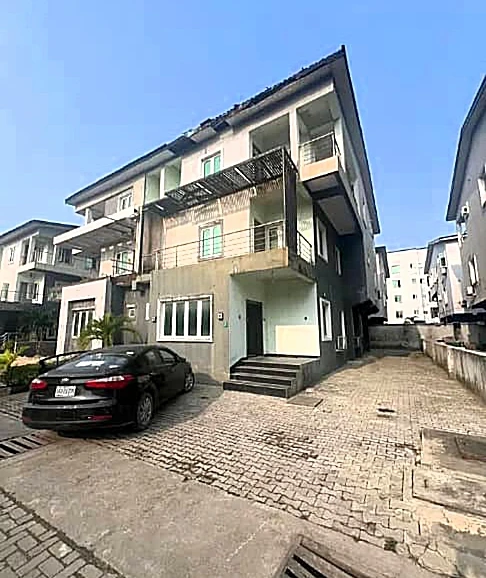 Duplex for Sale in Ikate Lekki, Lagos cover picture
