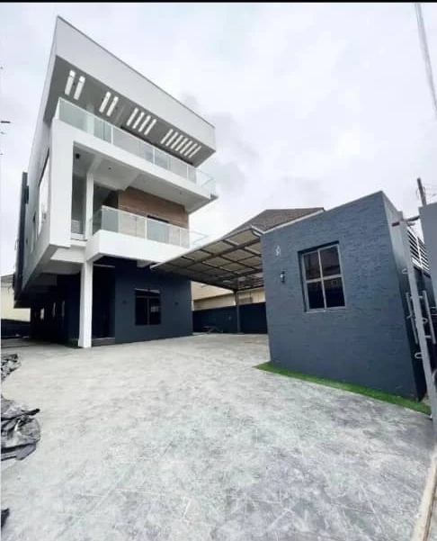 Duplex for Sale in Lekki phase 1, Lagos