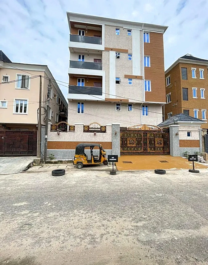 3 Bedroom Flat for Sale in Yaba, Lagos