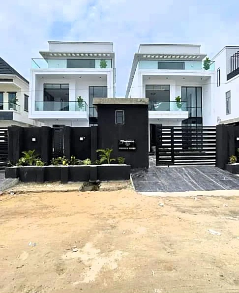 Duplex for Sale in Ikota, Lekki, Lagos cover picture