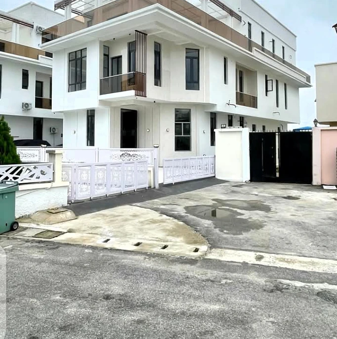 Duplex for Sale in Osapa London, Lekki, Lagos cover picture