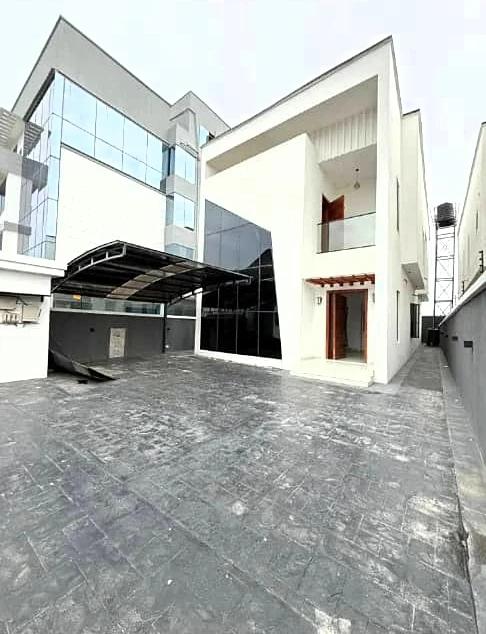 Duplex for Sale in Chevron, Lekki, Lagos cover picture
