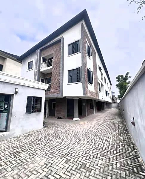 Duplex for Sale in Lekki phase 1, Lagos cover picture