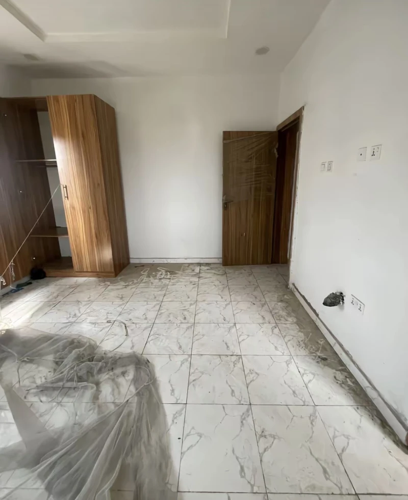 3 Bedroom Flat for Sale in Obanikoro, Lagos - Image 2