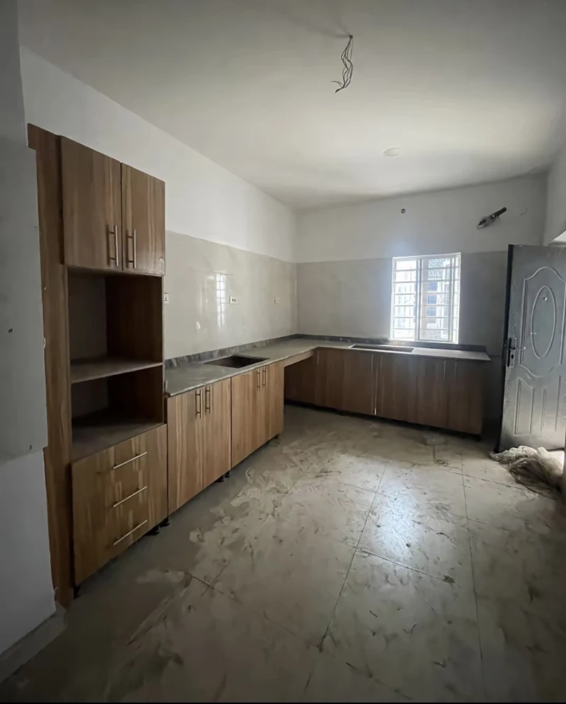 3 Bedroom Flat for Sale in Obanikoro, Lagos - Image 5