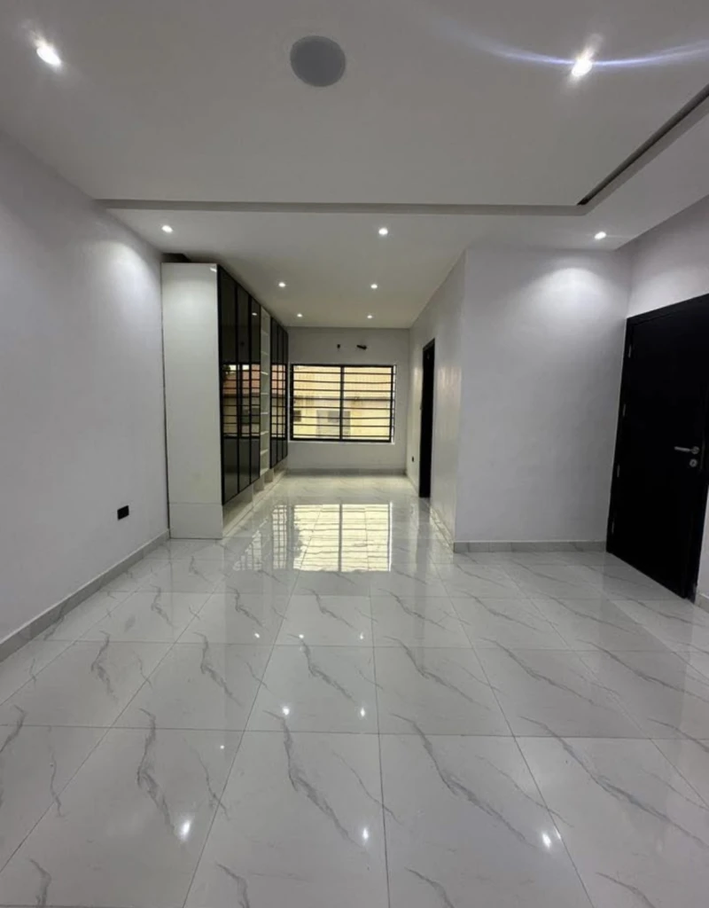 3 Bedroom Flat for Sale in Lekki phase 1, Lagos - Image 5