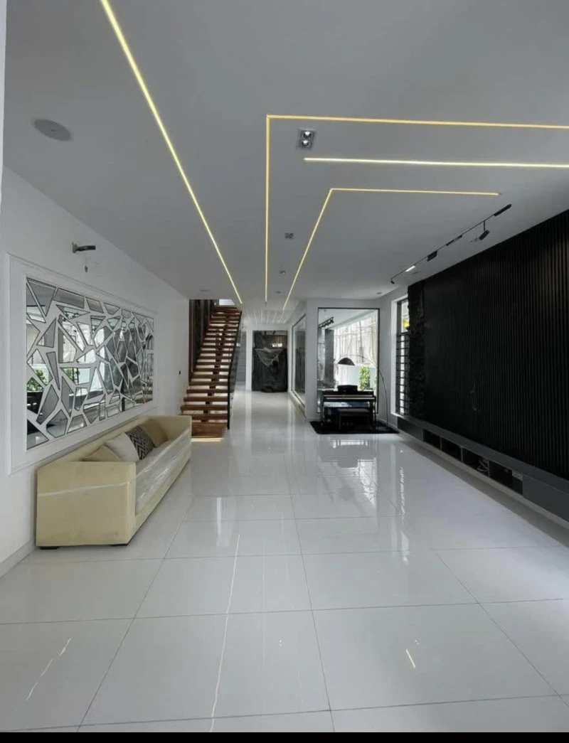 Duplex for Sale in Lekki phase 1, Lagos - Image 1