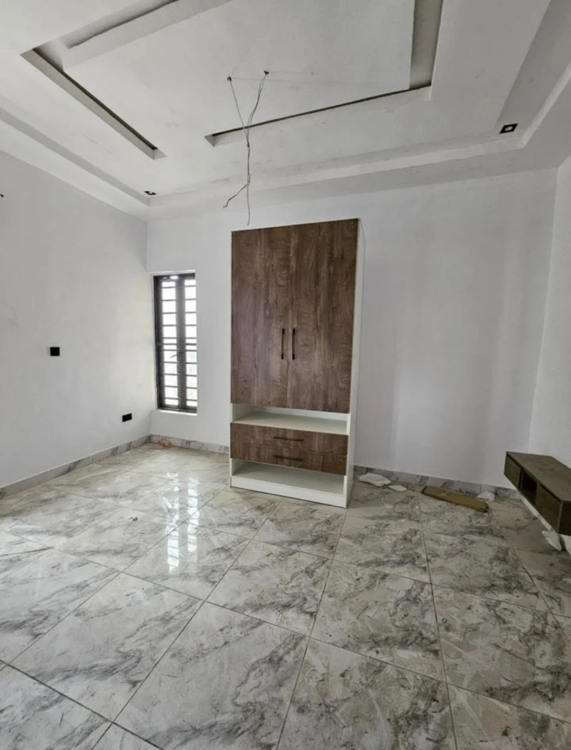 2 Bedroom Flat for Sale in Ikate, lekki, Lagos - Image 4