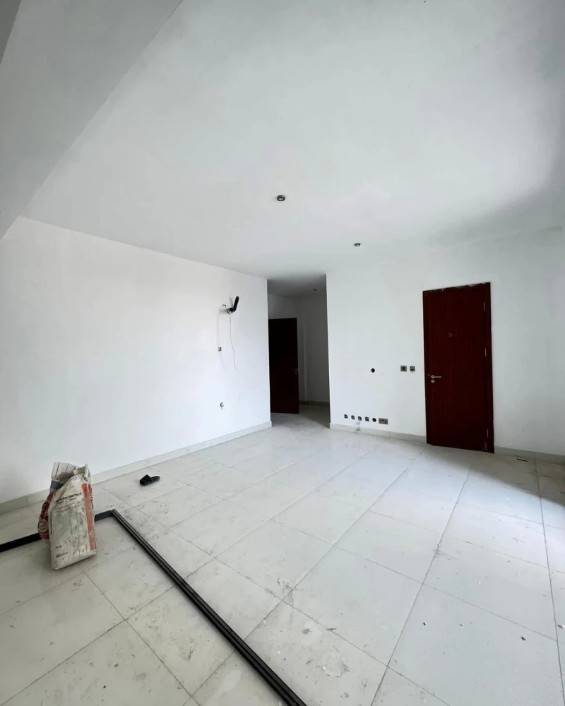2 Bedroom Flat for Sale in Lekki Phase 1, Lagos - Image 3