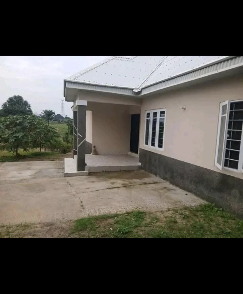 3 Bedroom Flat for Sale in Yaikyo, Benue - Image 1