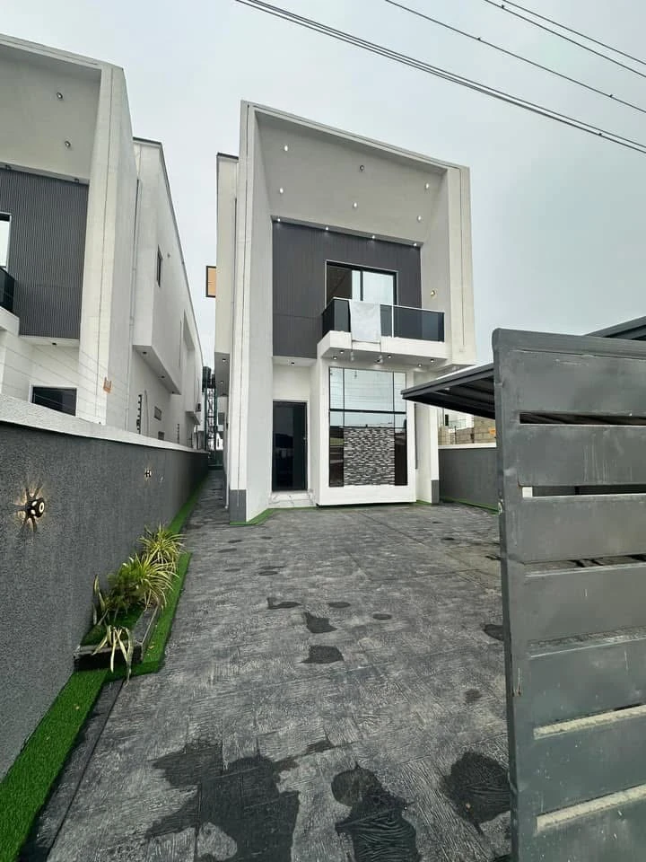 Duplex for Sale in Osapa London, Lekki, Lagos cover picture