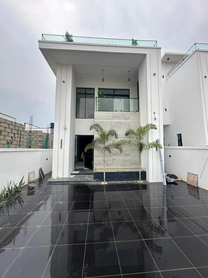Duplex for Sale in Ikota, Lekki, Lagos cover picture