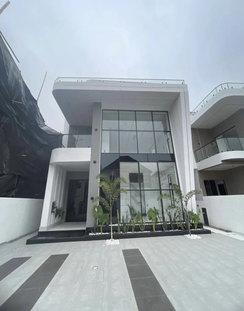 Duplex for Sale in Ikota, Lekki, Lagos cover picture