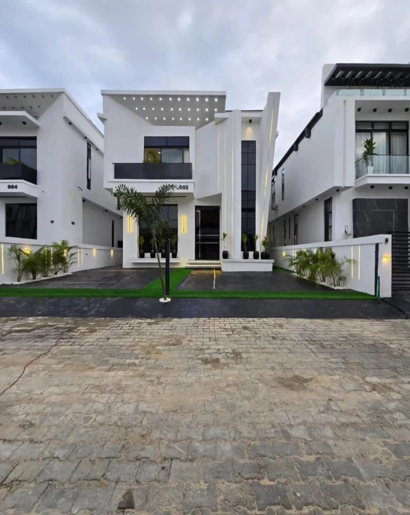 Duplex for Sale in Osapa, Lekki, Lagos cover picture