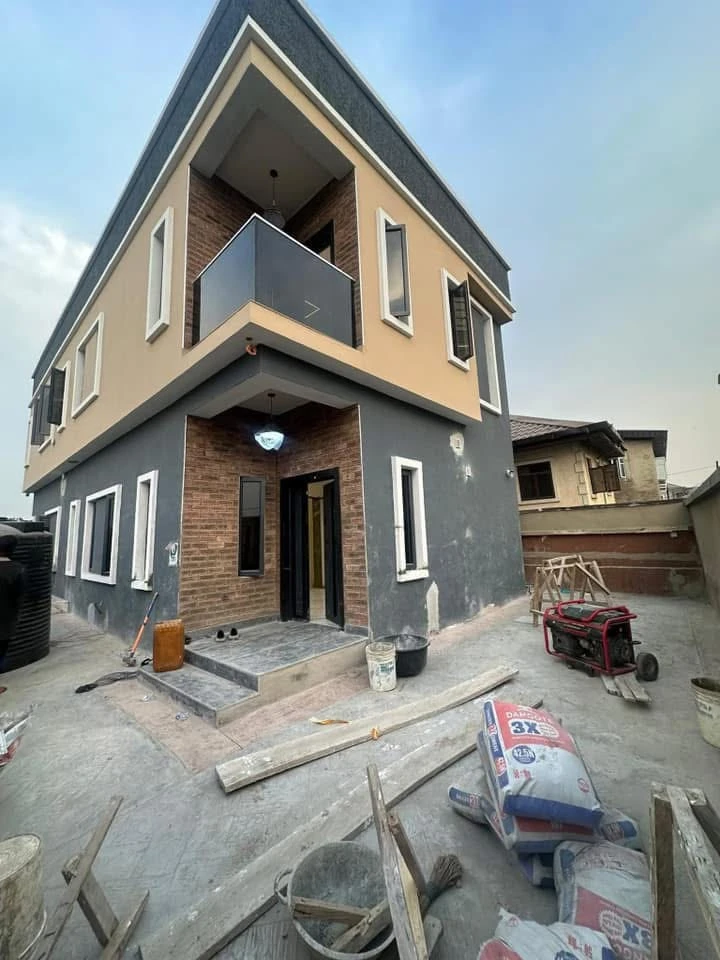 Duplex for Sale in Lekki Phase 1, Lagos cover picture