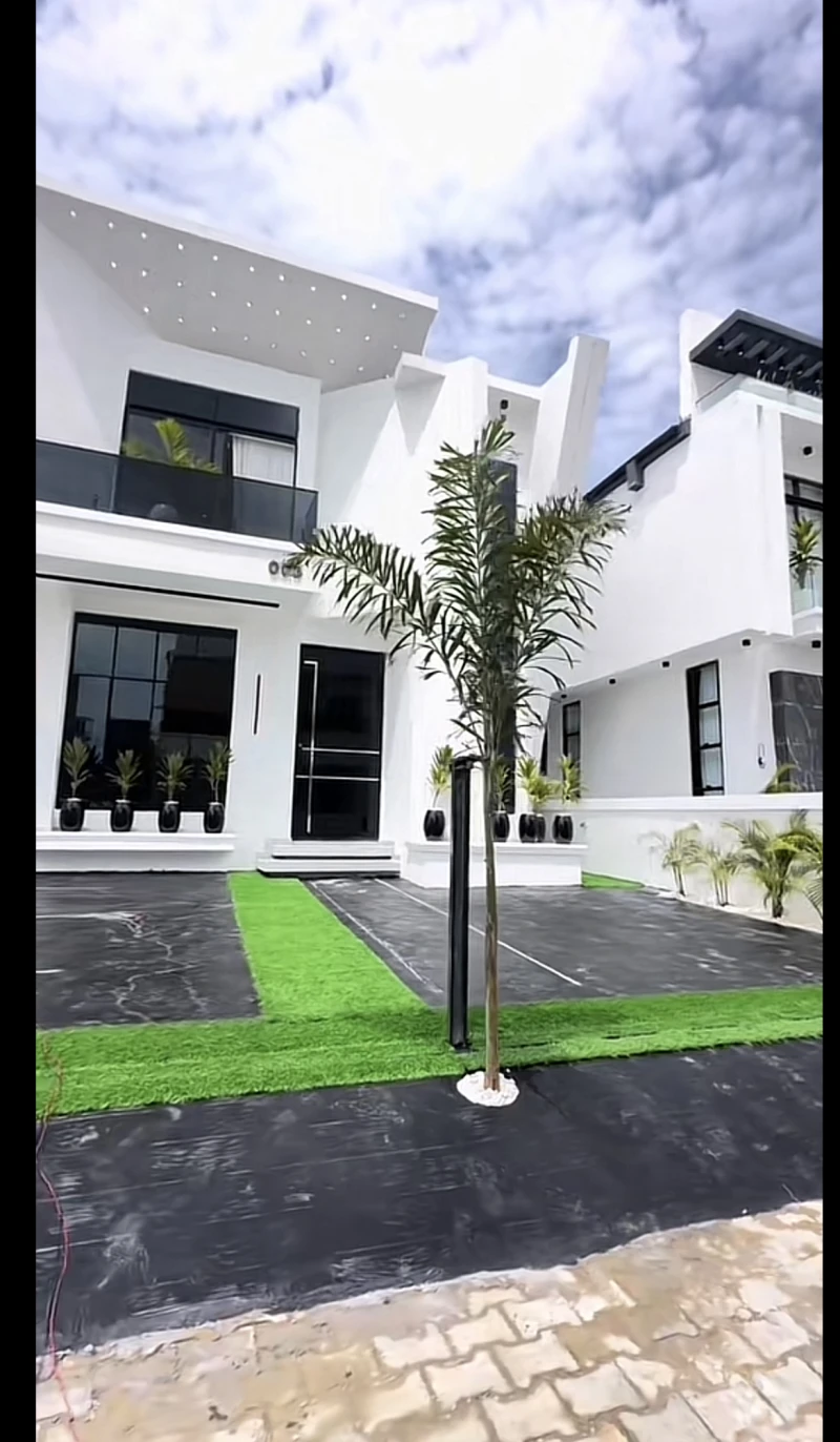 Duplex for Sale in Orchid, Lekki, Lagos cover picture