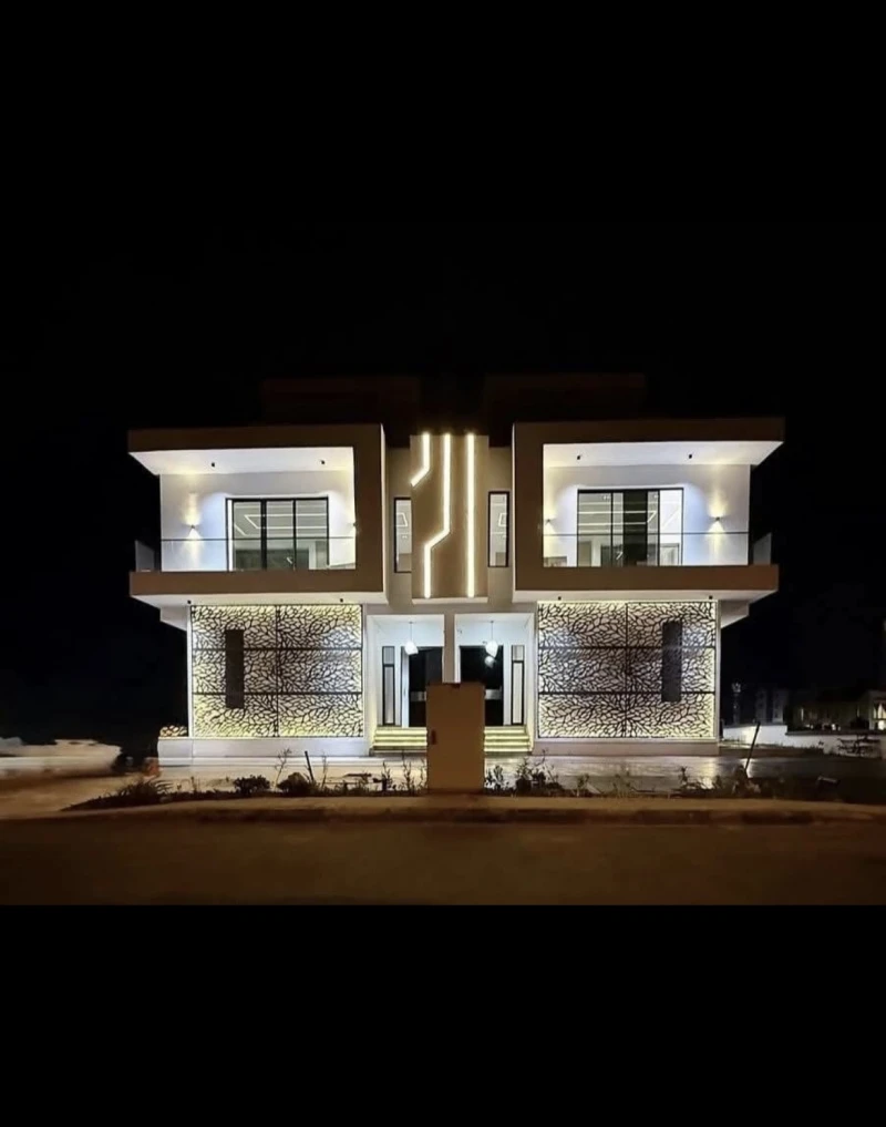 Duplex for Sale in Lekki Phase 1, Lagos cover picture