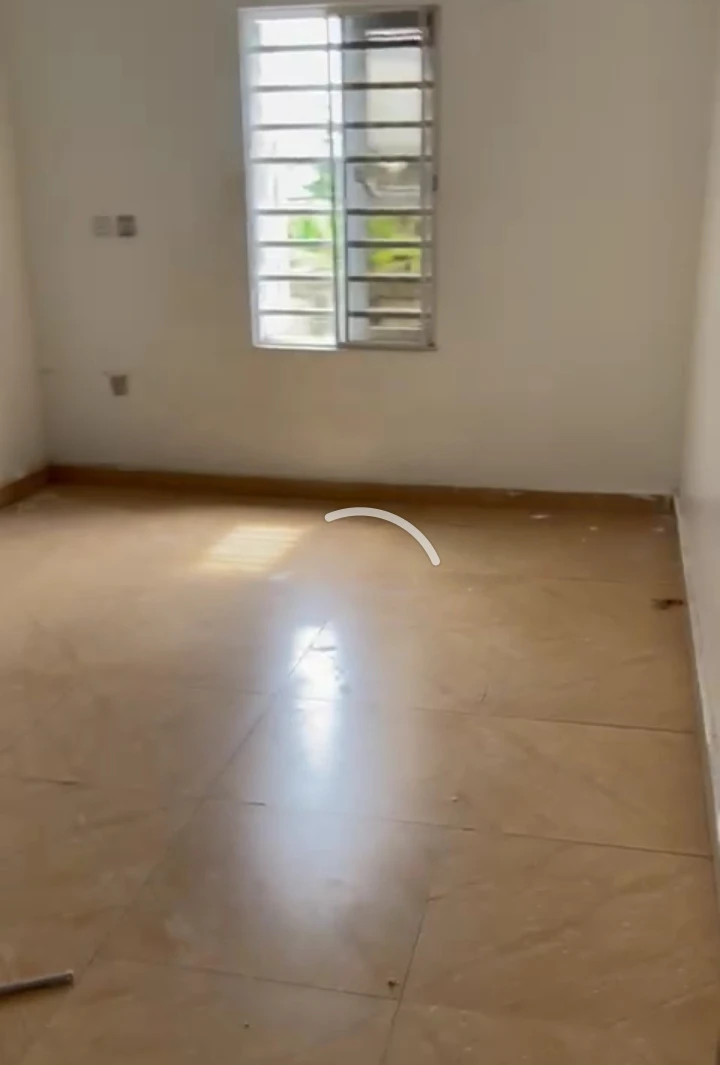 3 Bedroom Flat for Rent in Okhoromi, Edo - Image 1