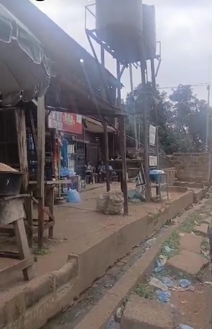 Plaza for Sale in New Benin area, Edo - Image 1