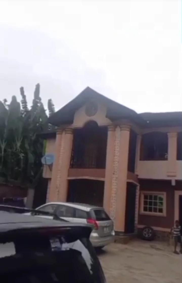 3 Bedroom Flat for Sale in Medical store road, Edo - Image 1