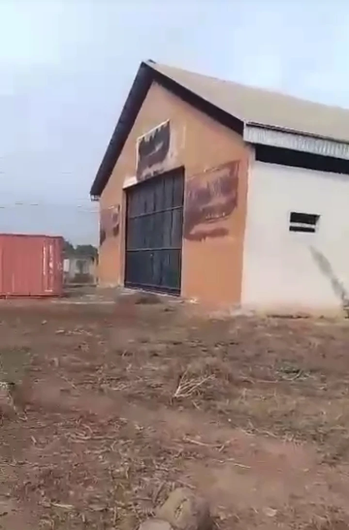 Ware House for Sale in Ewhuku Sapele road, Edo - Image 1