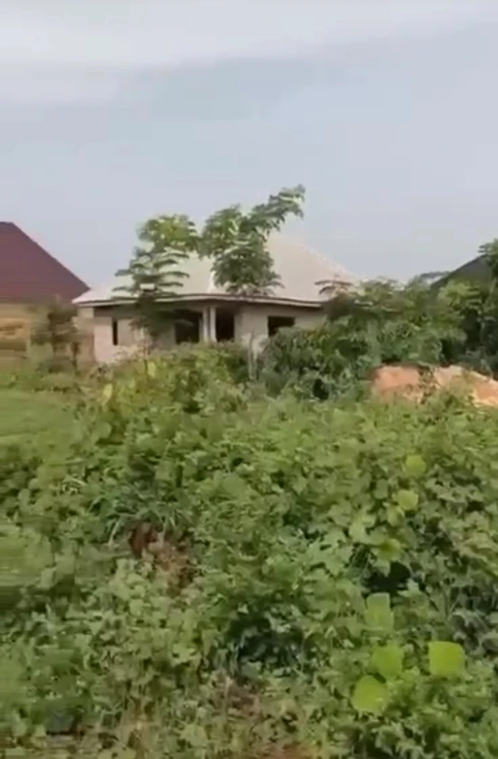 Land for Sale in Amagba close to the tarred road, Edo - Image 1