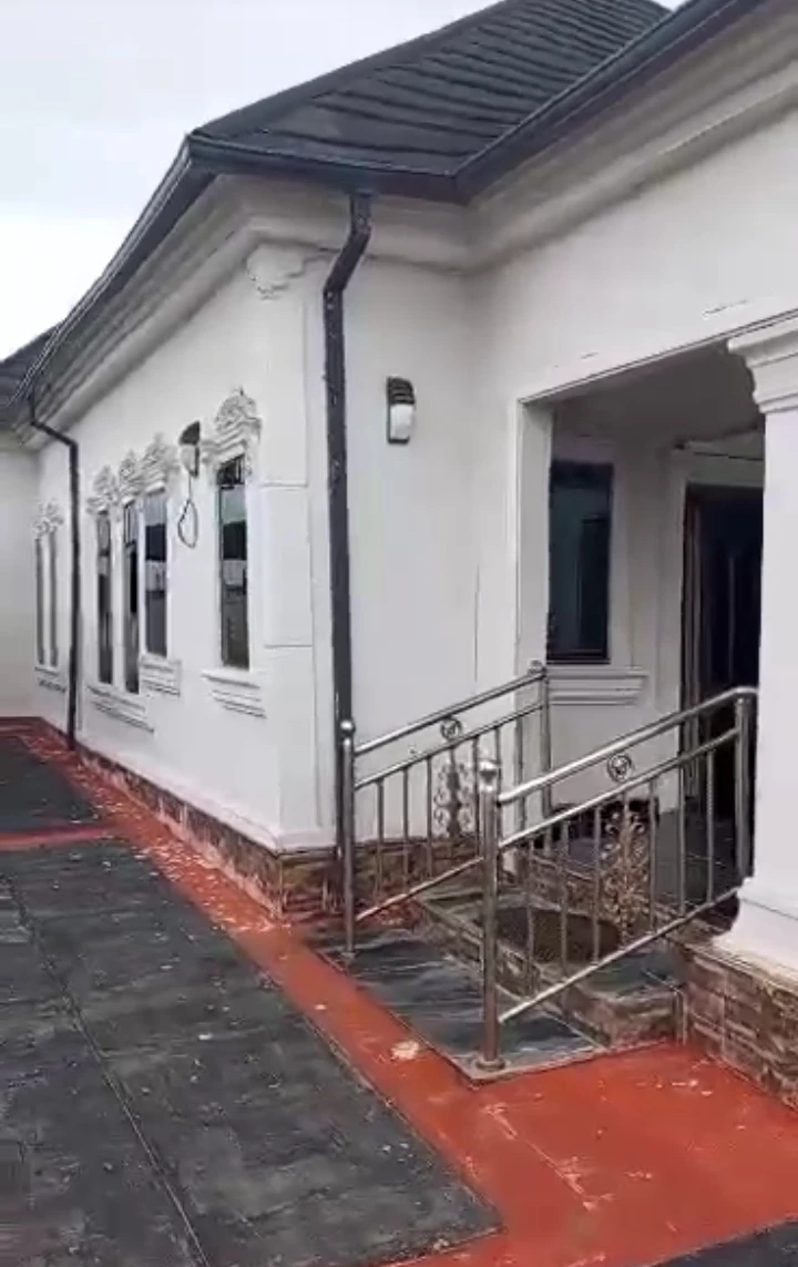 Bungalow for Rent in Ohen road okhoromi community, Edo - Image 1