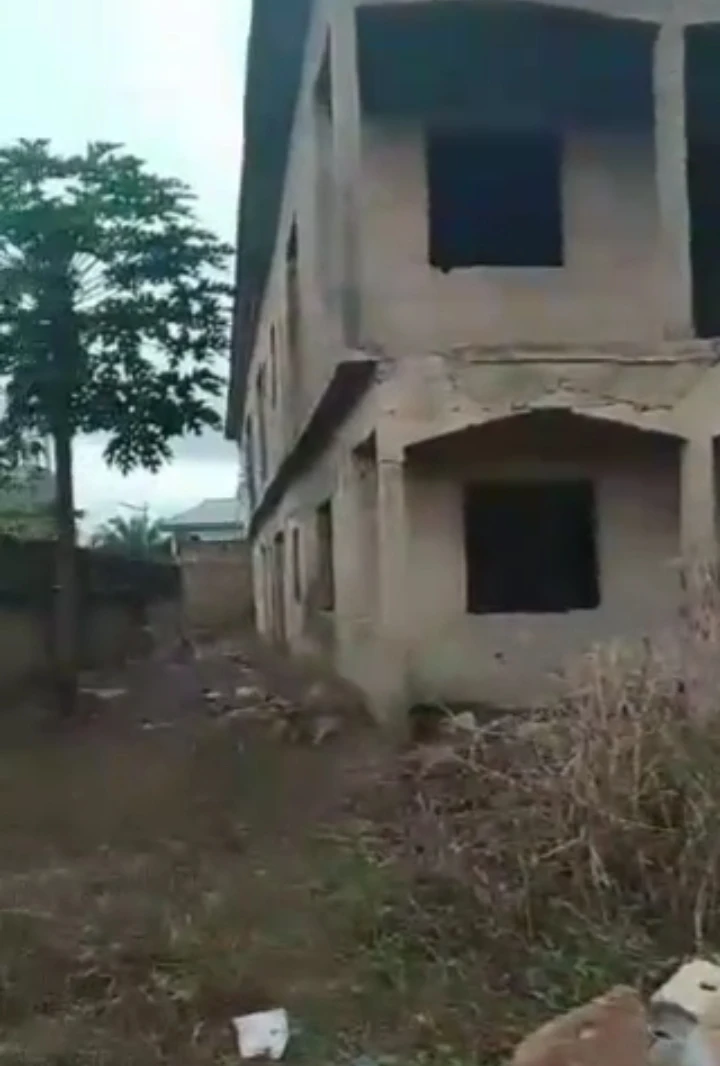 Uncompleted Building for Sale in Gapi, Edo - Image 1