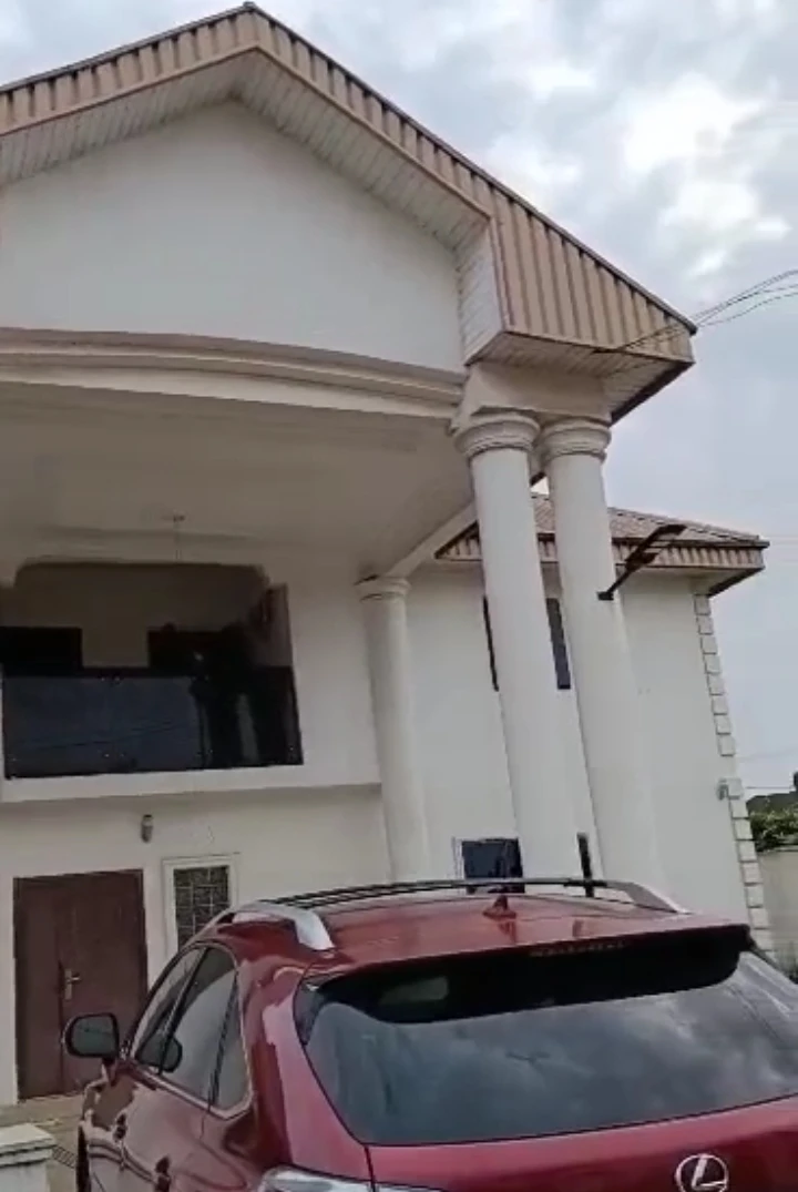 Duplex for Sale in Ugbor GRA, Edo - Image 1