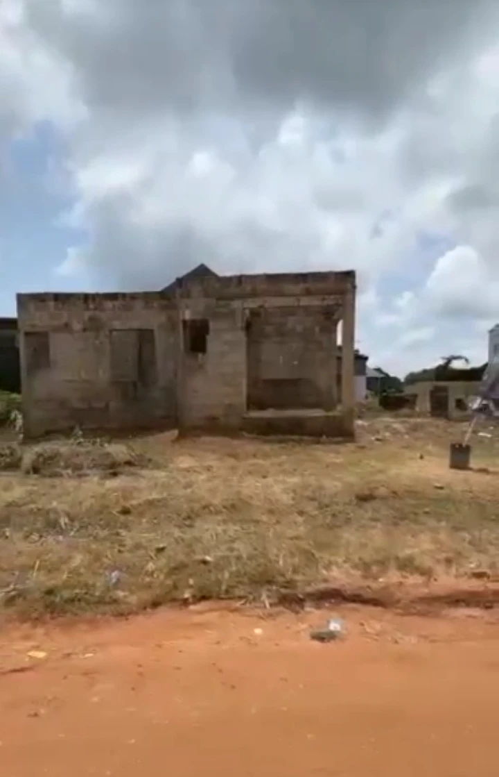 Uncompleted Building for Sale in Arougba, Edo - Image 1