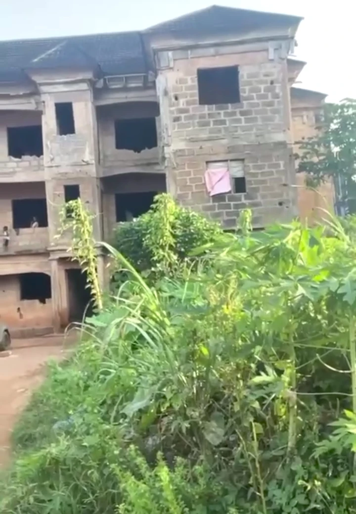 Uncompleted Building for Sale in Lounge street off Omoma road, Edo - Image 1