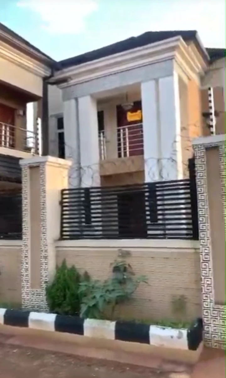Duplex for Sale in 1st Ugbor, Edo - Image 1