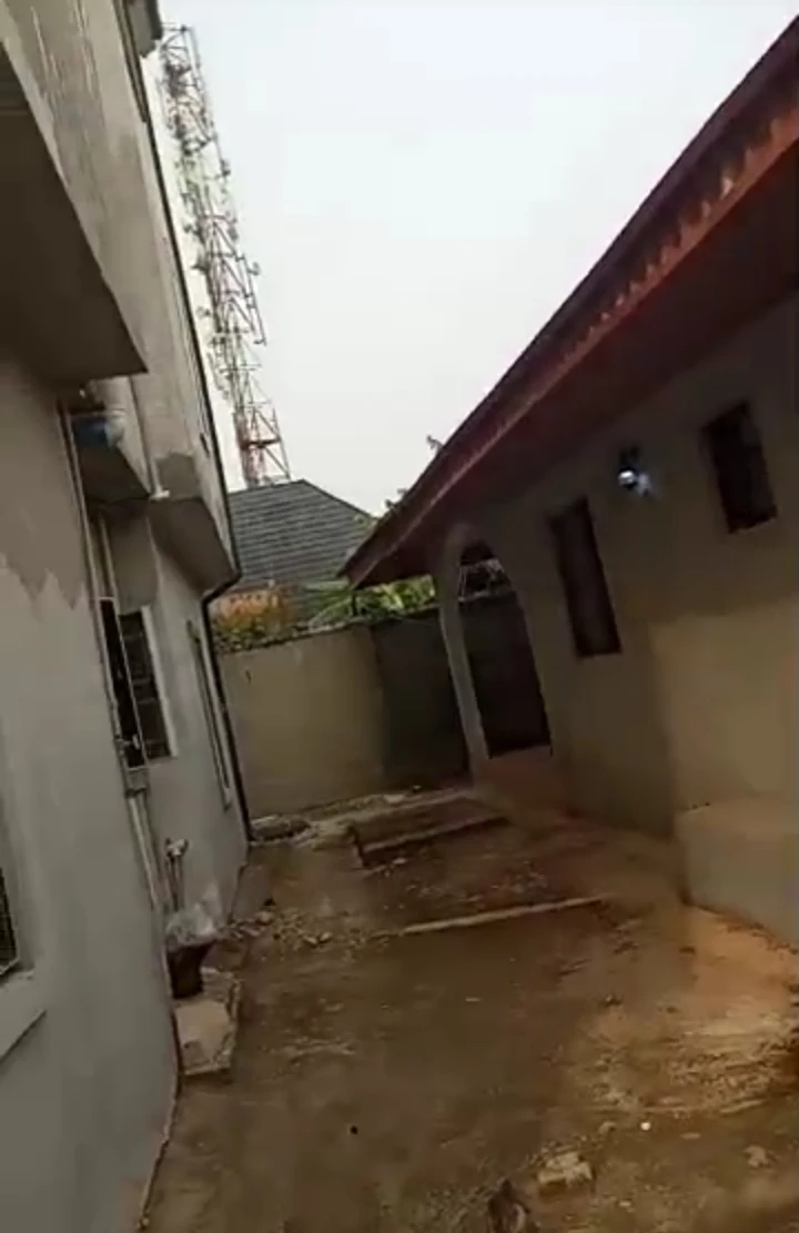 Duplex for Sale in Etete, Edo - Image 1