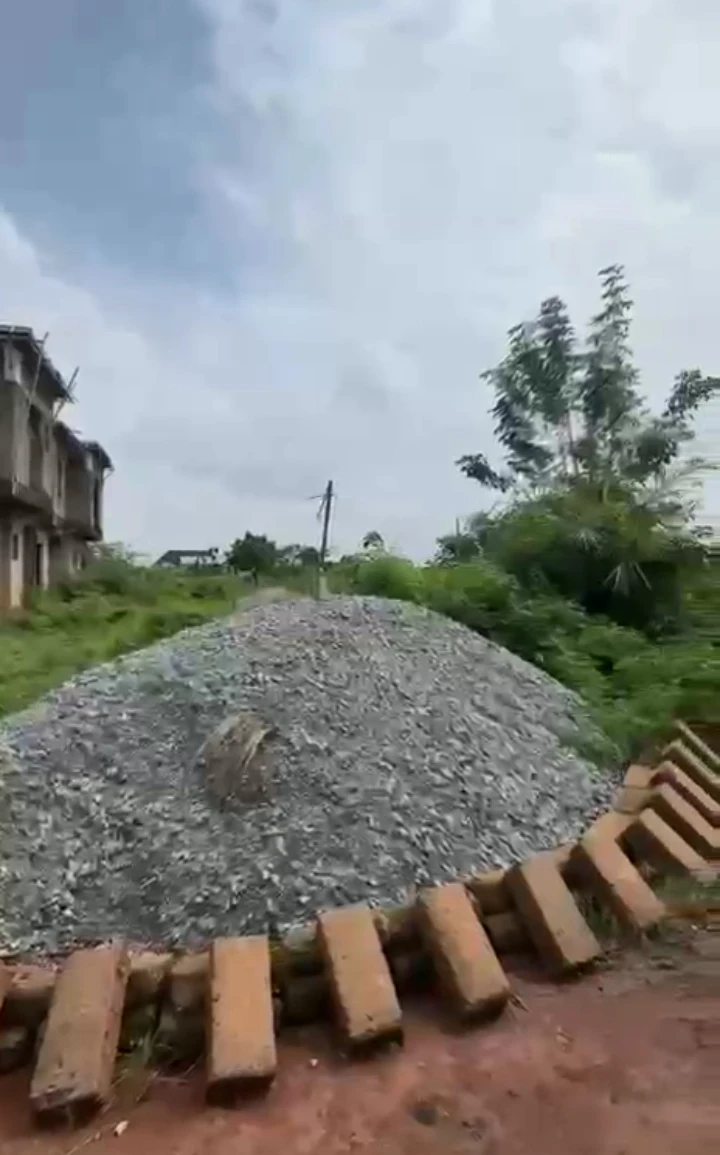 Uncompleted Building for Sale in Arougba community, Edo - Image 1