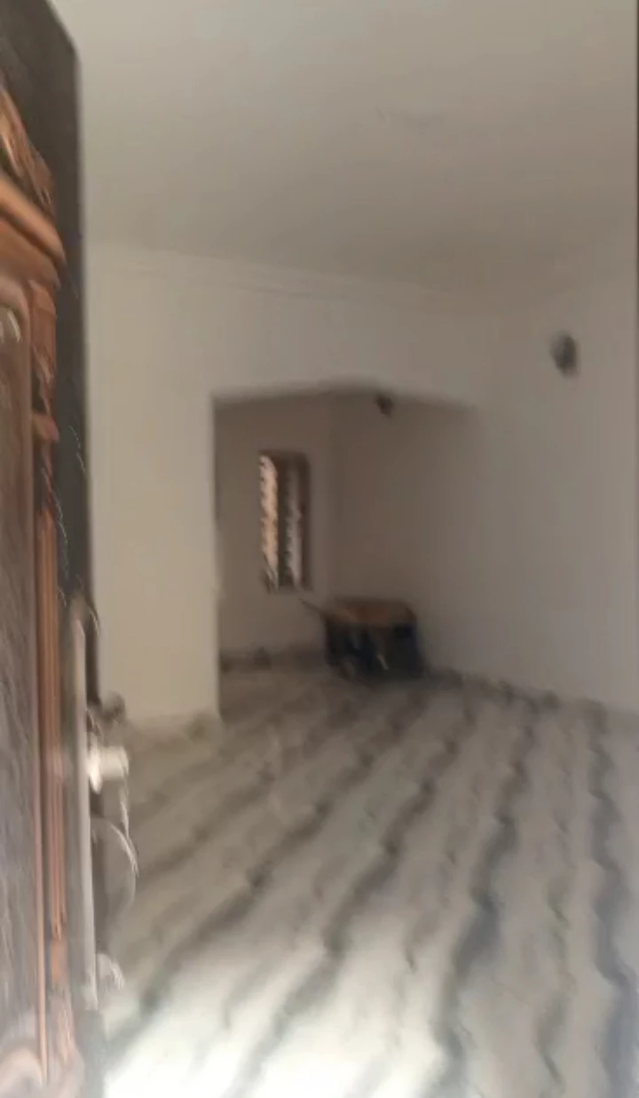 3 Bedroom Flat for Sale in Limit road off Sapele road, Edo - Image 1