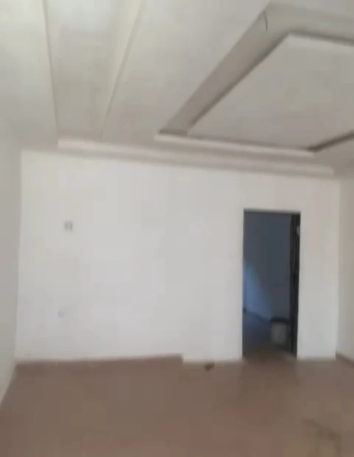 1 Bedroom Flat for Rent in Limit Road, Edo - Image 1