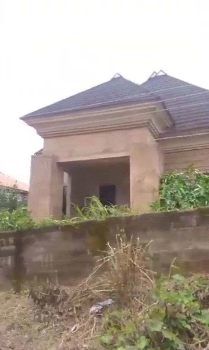 Uncompleted Building for Sale in Behind sazzy filling station Ugbor Central, Edo - Image 1