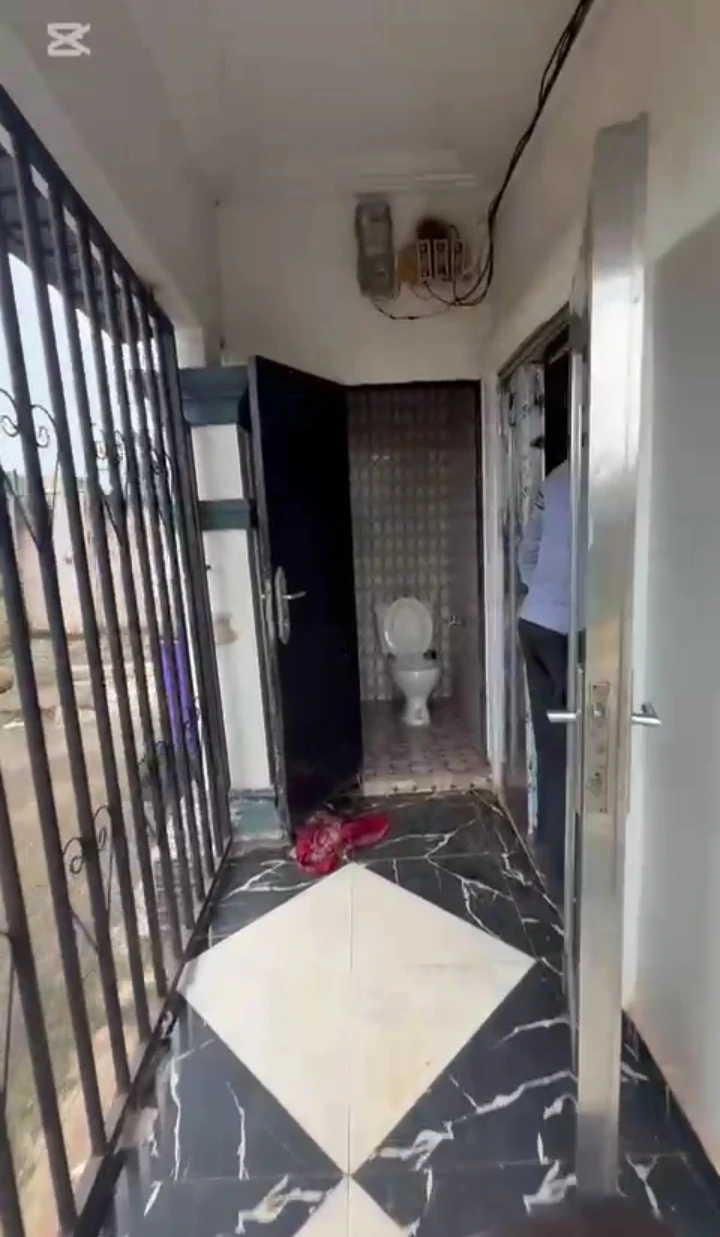 3 Bedroom Flat for Rent in isihor, Edo - Image 1