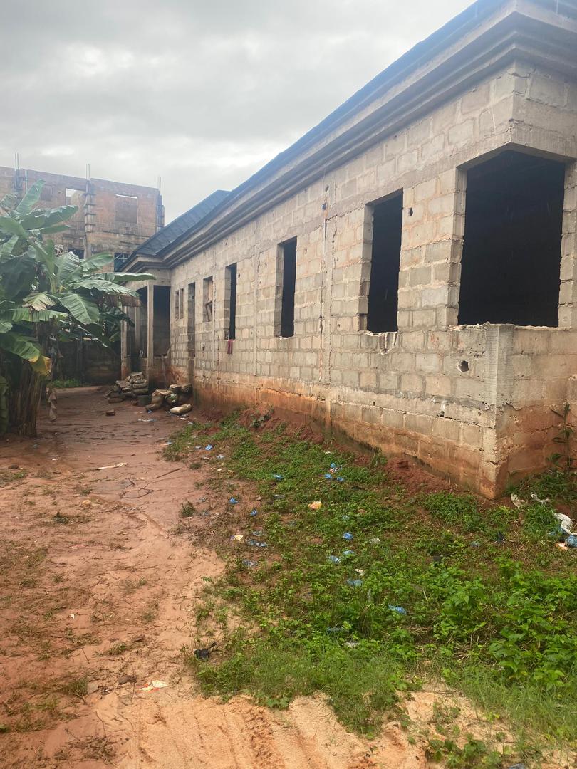 Uncompleted Building for Sale in Ugbor, Edo - Image 1