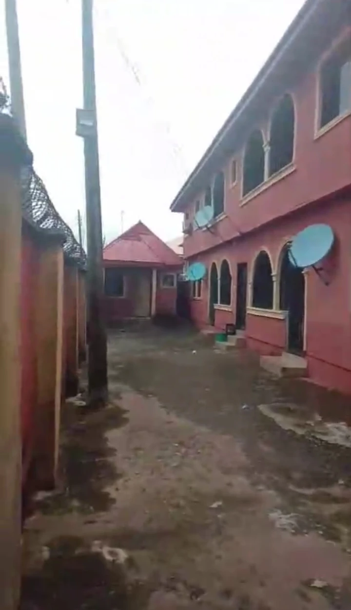 2 Bedroom Flat for Sale in Etete GRA, Edo - Image 1