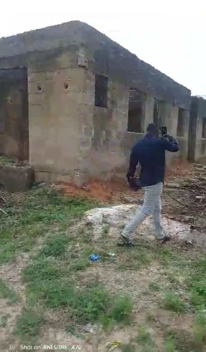 Uncompleted Building for Sale in Close to Captain Hosa farm, Edo - Image 2