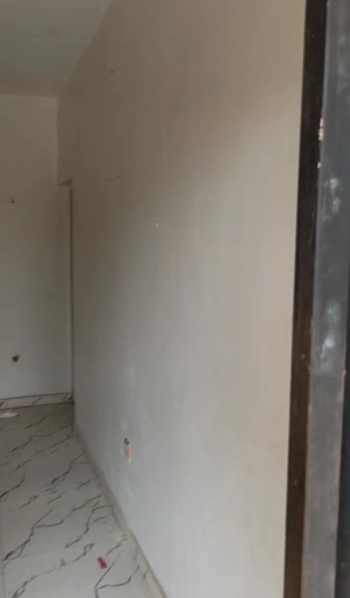 3 Bedroom Flat for Sale in Igbinosa street area, Edo - Image 1