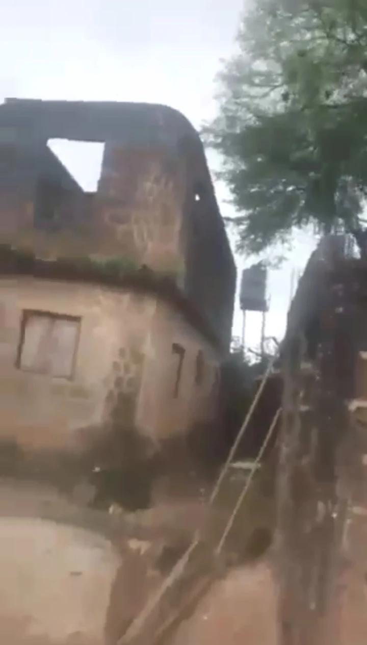 Uncompleted Building for Sale in Engine layout off limit, Edo - Image 1
