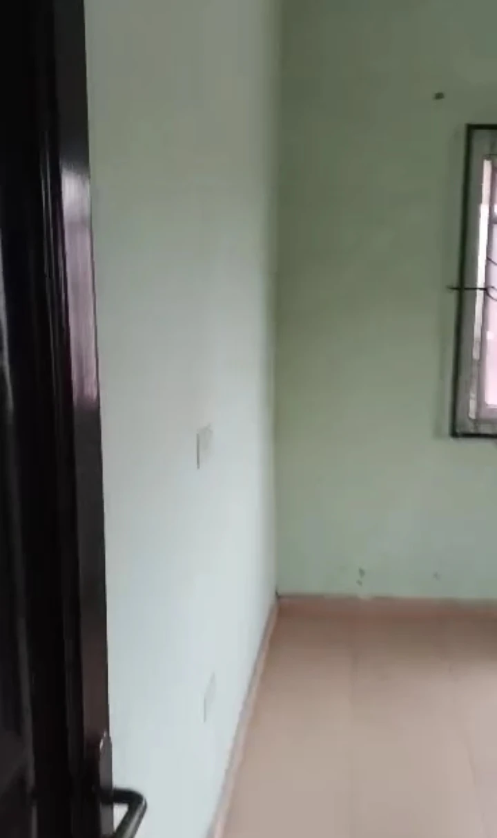 3 Bedroom Flat for Rent in Ewkukwu, Edo - Image 1