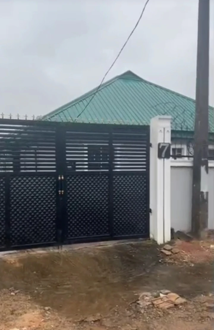 3 Bedroom Flat for Sale in Irhirhi off airport road, Edo - Image 1