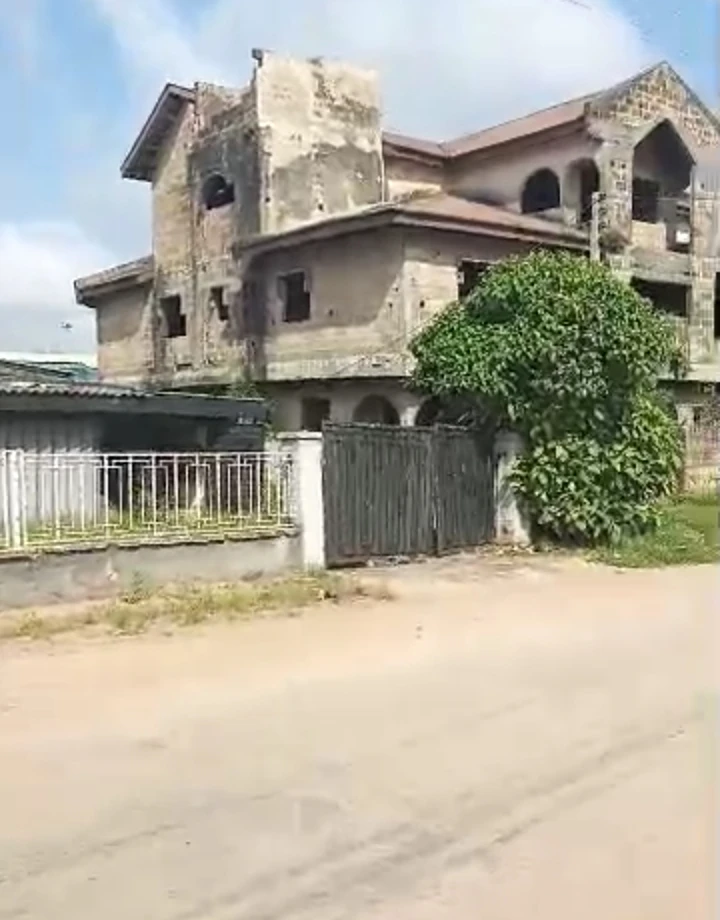 4 Bedroom Flat for Sale in Imuentinyan Avenue behind Wesley Hotel, Edo - Image 1