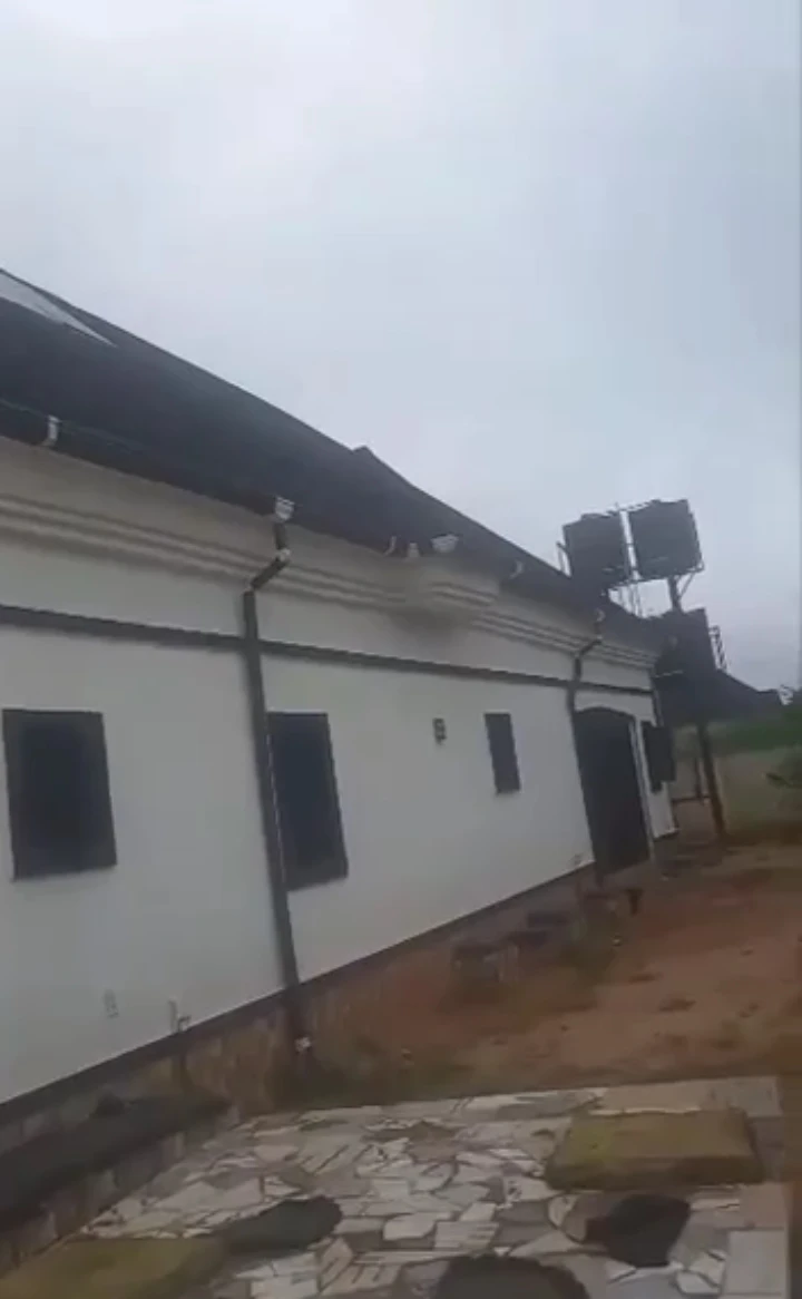 4 Bedroom Flat for Sale in Obviogie okhun community by Benin Lagos road, Edo - Image 1