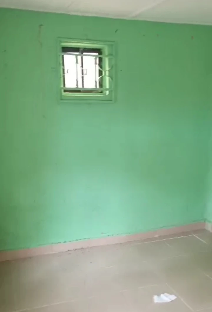 SelfContain for Lease in Edo Street off Irhirhi road, Edo - Image 1