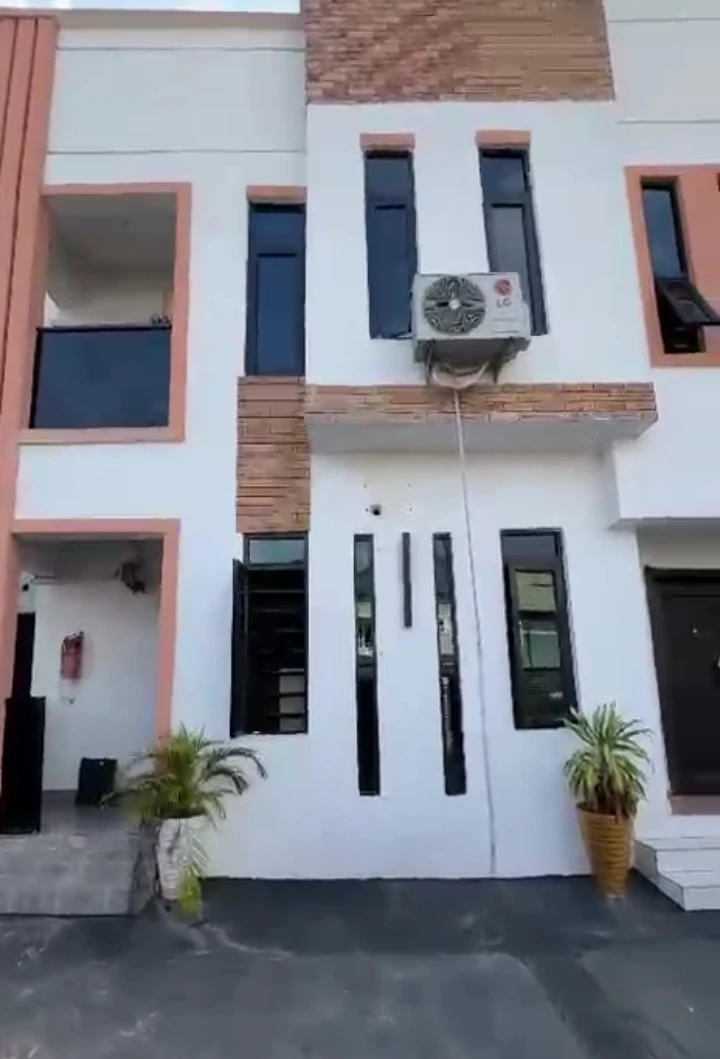 2 Bedroom Flat for Lease in Falaunu by country home, Edo - Image 1